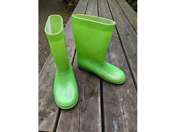 Groene regenlaarsjes maat 36