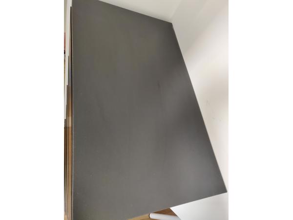 SPOED zwarte ladekast