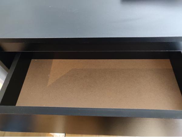 SPOED zwarte ladekast