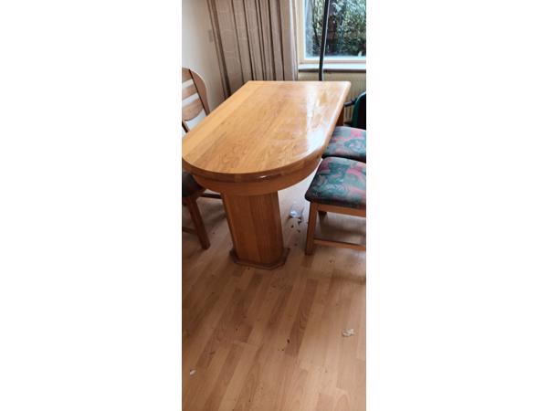 Eettafel met 4 stoelen