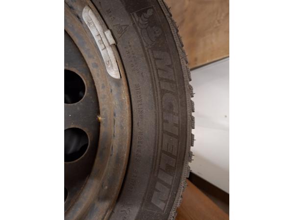 4 winterbanden op velg Peugeot 308