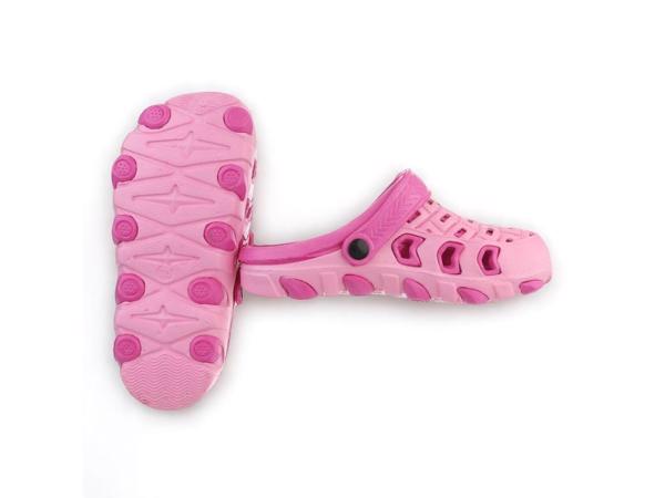 Crocs slipper schoen horizontaal pink fuchsia met meisje 30