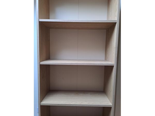 Eikenfineer boekenkast