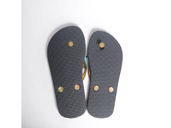 Teenslipper zwart goud met strass steentjes 33