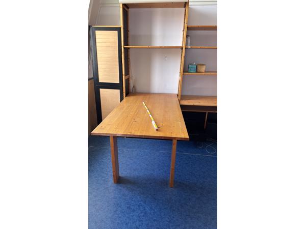 demontabel houten wandmeubel met bureau/tafel
