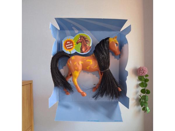 Little horse speelpaard camel bruin zwarte haren camouflage