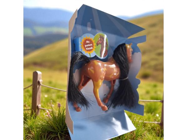 Little horse speelpaard camel bruin zwarte haren camouflage