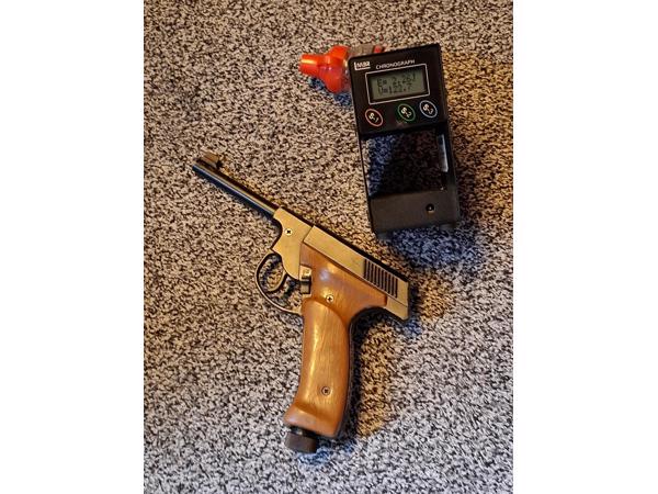 Vintage BB shooter: Healthways Plainsman (12 gram variant)