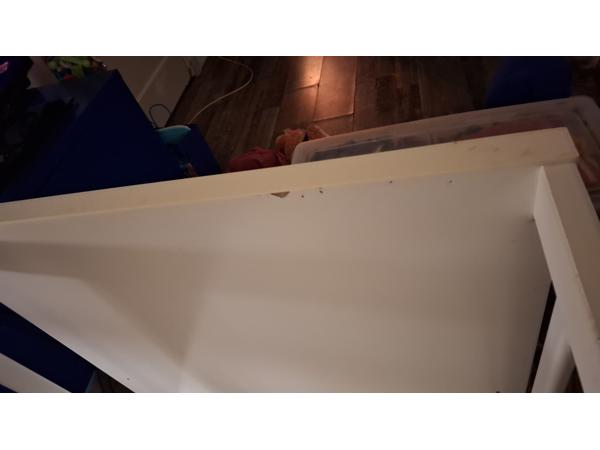 Ledikant,matras en beddengoed