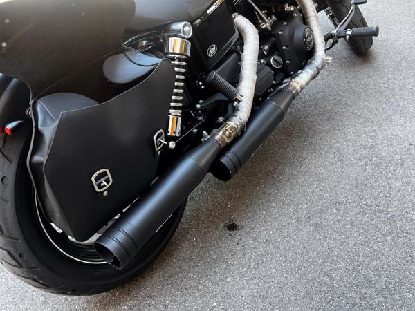HARLEY-DAVIDSON Dyna Streetbob