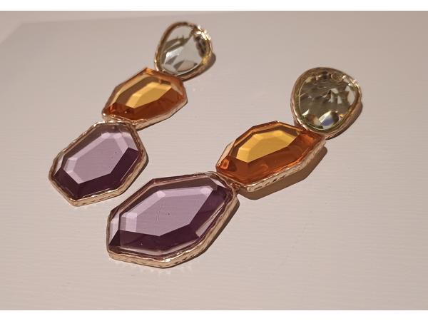 Mooi nieuwe oorbellen. Ze zijn echt niet zwaar om te dragen