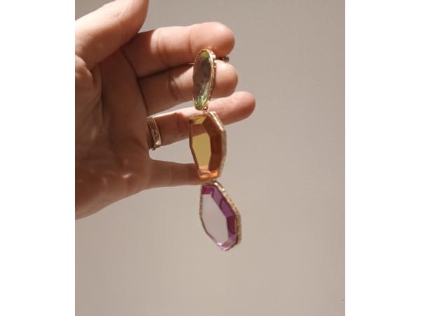 Mooi nieuwe oorbellen. Ze zijn echt niet zwaar om te dragen