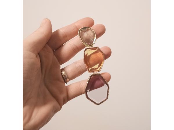 Mooi nieuwe oorbellen. Ze zijn echt niet zwaar om te dragen