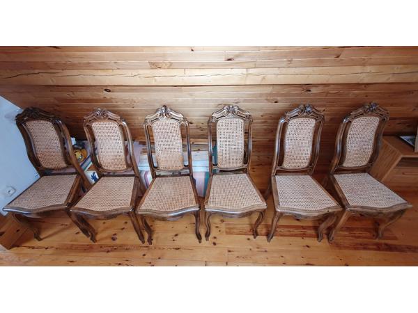 antieke stoelen met gevlochten rieten zit en rug