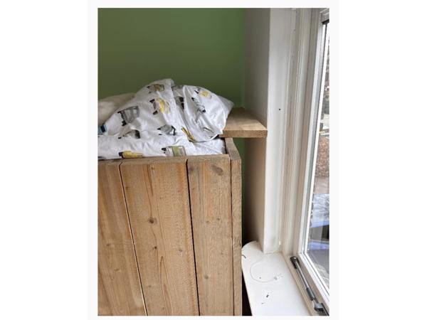 HalfHoogslaper hut met kast