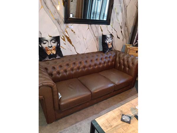 Lederlook Chesterfield