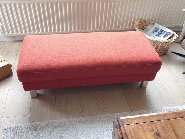 Leolux bank en bijbehorende poef