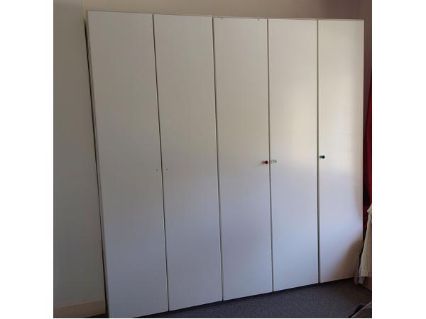witte opbergkast  hang/leg