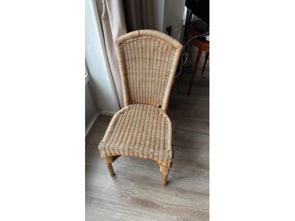 4 rieten stoelen