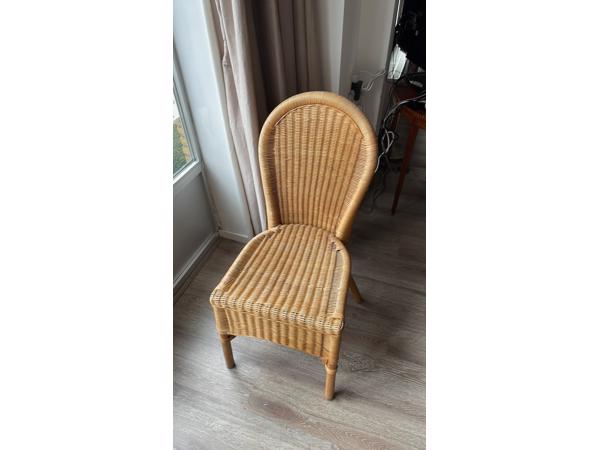 4 rieten stoelen