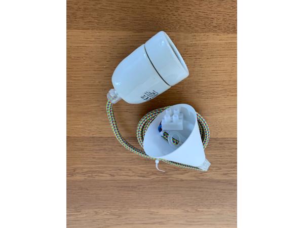 Geplooide bedrok drie stoffen zijden basis volant laken gegolfde bedbeschermer luxe sprei volant bedomslag rond stijl wasbaar (kleur: A, maat: 150 x 200 cm 2 hoesjes
