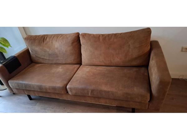 2,5 zits bank in kleur cognac