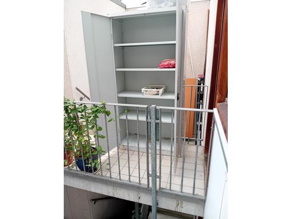 Industriele vintage stalen kast