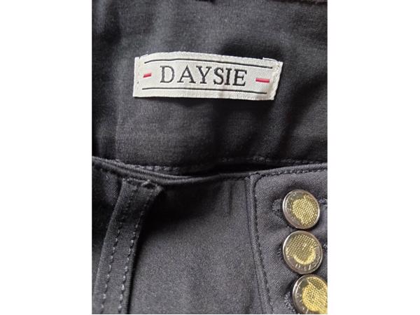 Daisy stretchy korte broek met studs zwart M