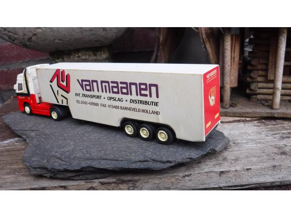 Leuke model truck van van Maanen