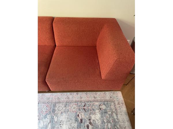Oranje BIJENKORF bank met chaise longue