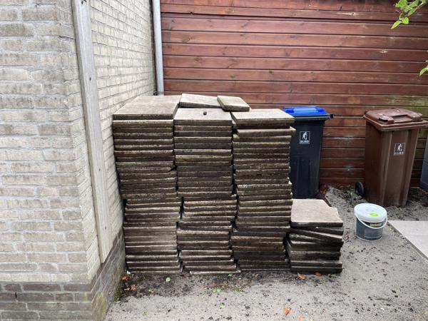 Gebruikte lichte tuintegels 40 x40