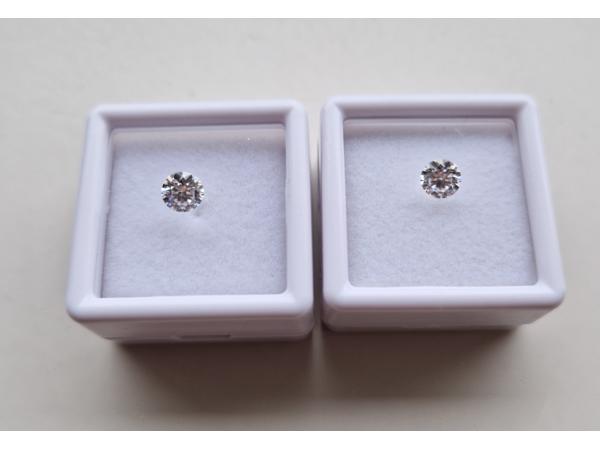 Moissanite 2x 0.5ct 5.0mm