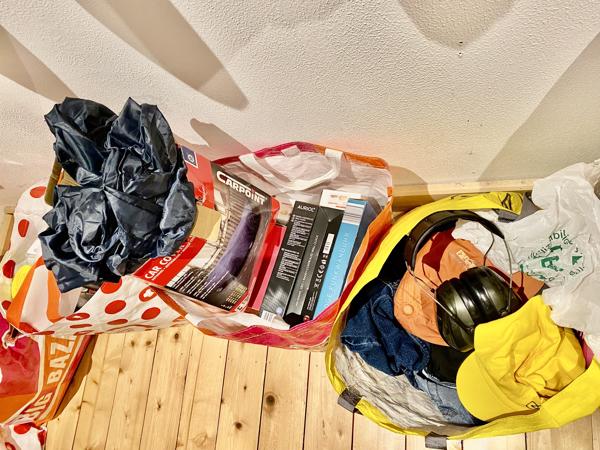 Rommelmarkt Spullen Kleding boxje BK Pannen + Fiets spullen