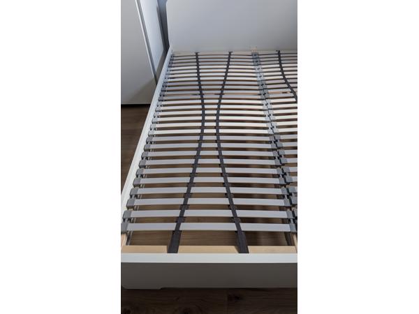 Met spoed weg: Ikea bed 200 x 160
