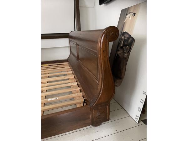 Prachtig, solide antiek houten bed