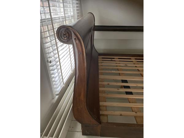 Prachtig, solide antiek houten bed