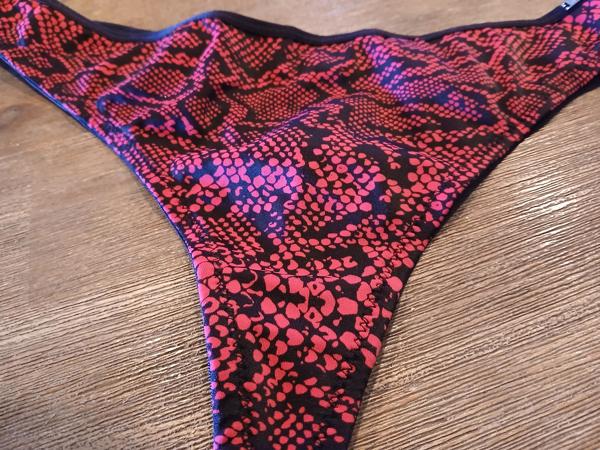 Zgan Sapph short L  en string XL