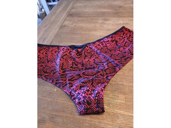 Zgan Sapph short L  en string XL