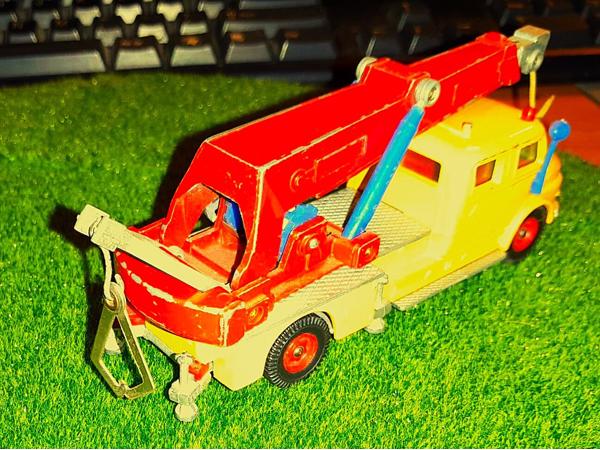 Siku mercedes benz "rund hauber "wreck truck 1