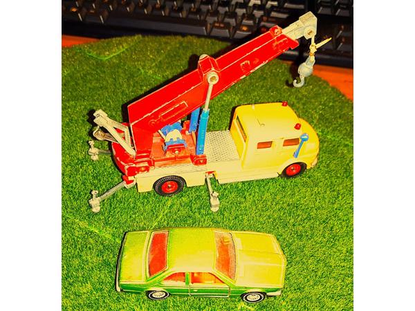 Siku mercedes benz "rund hauber "wreck truck 1