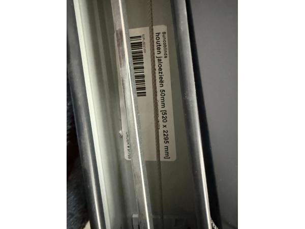 Zwarte houten lamellen