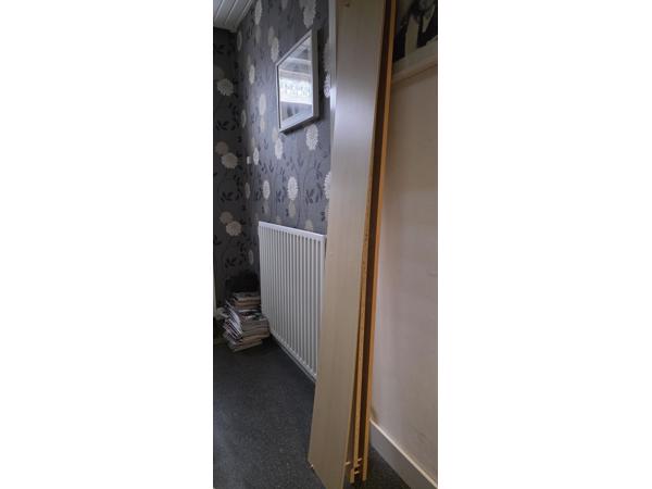 Billy boekenkast, deels gedemonteerd.