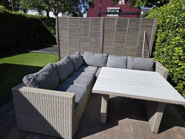 Rotan loungeset met tafel