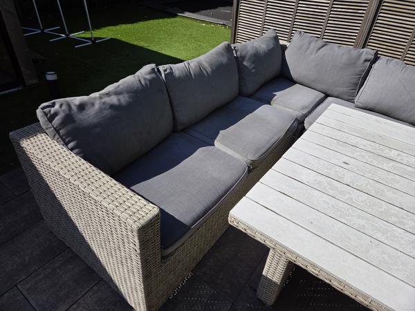 Rotan loungeset met tafel