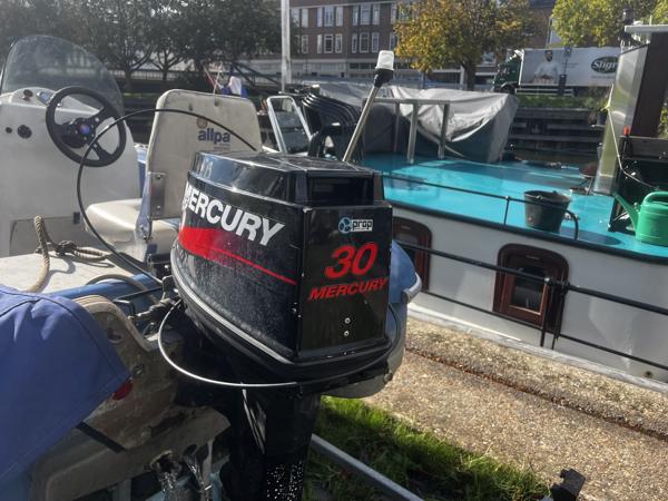 Jeaneau Cap 370 Console incl. trailer