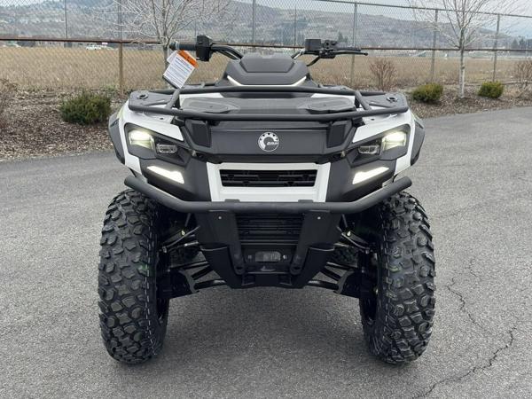 Veiling/ Verkoop van nieuwe, betaalbare Can-Am, Polaris, CFMOTO, Yamaha scooters, UTV's, ATV's en quads