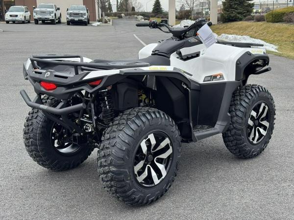 Veiling/ Verkoop van nieuwe, betaalbare Can-Am, Polaris, CFMOTO, Yamaha scooters, UTV's, ATV's en quads