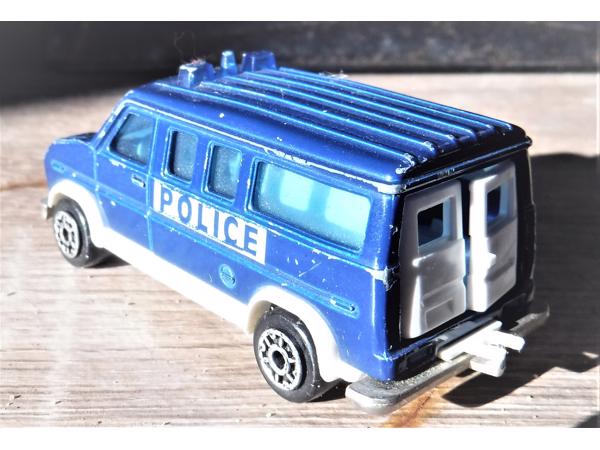 Majorette Ford E 350 politie bus 1