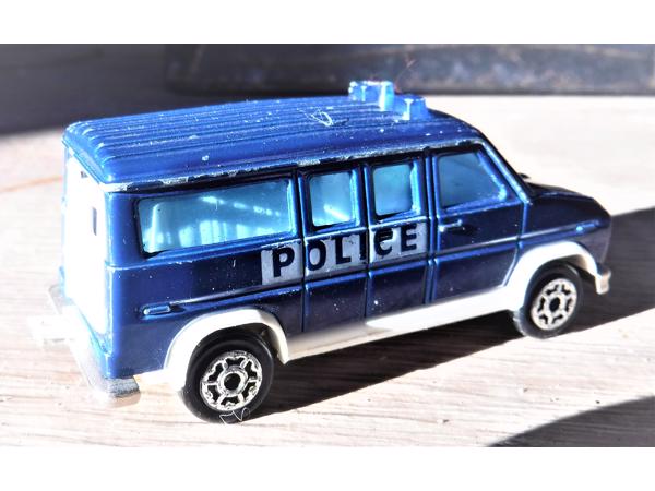Majorette Ford E 350 politie bus 1