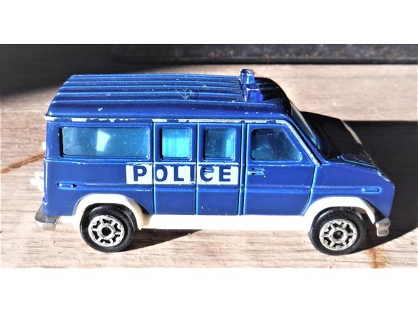 Majorette Ford E 350 politie bus 1
